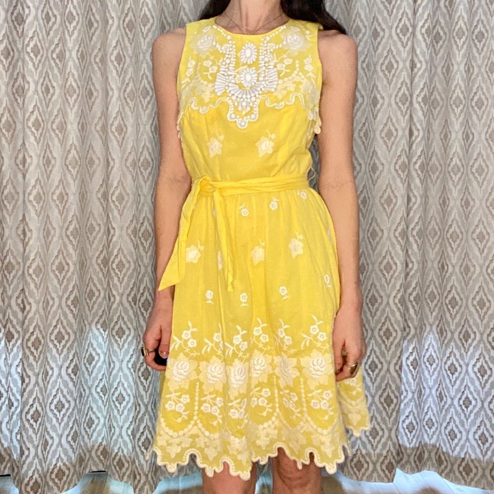 ⭐️ Nanette Lepore White & Yellow Beaded Dress